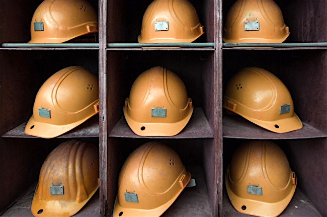 Canada's mining industry faces workers shortage of up to 127,000 - report