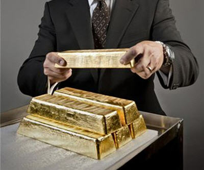 Gold price drops below $1,600