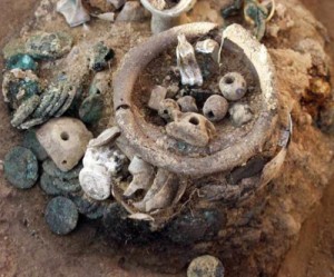 Hundreds of gold, silver and bronze jewellery unearthed in Ukraine