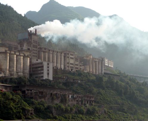 China to shut four coal plants