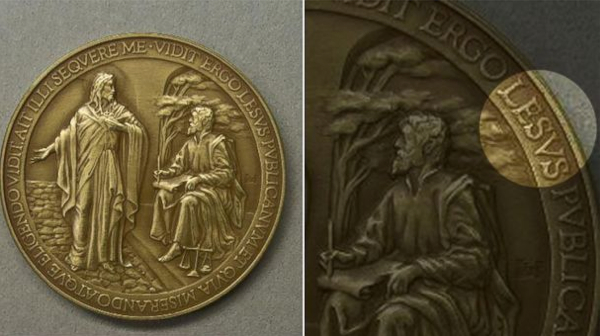 Thousands of gold, silver Vatican’s medals misspell ‘Jesus’