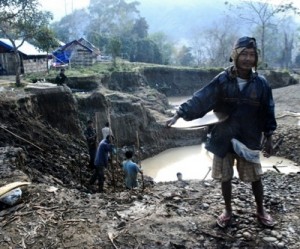 Myanmar’s gold workers call the government to pass mining law