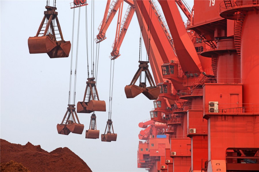 China iron ore falls most in 4 weeks amid Vale optimism, demand concerns