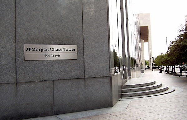 JPMorgan not leaving physical commodities: report