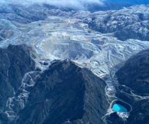 Freeport-McMoRan slashes capital spending, to divest stake in Indonesian unit