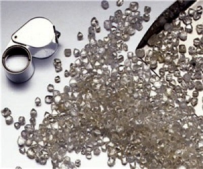 Alrosa sells bank, to focus exclusively on diamond mining