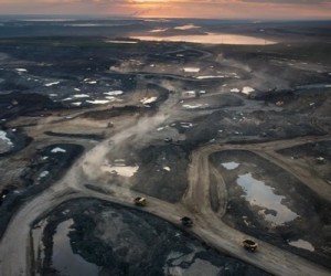 Oil sands expansion and carbon reduction policies are mutually exclusive: report