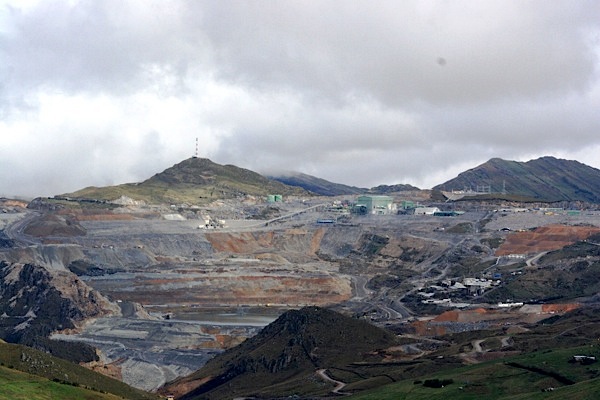 Southern Copper mulls extending Tia Maria project halt
