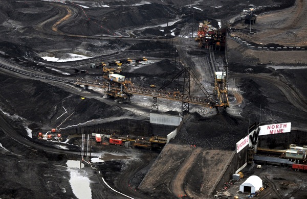 $60 billion in oil sands projects frozen due to crude prices collapse — report