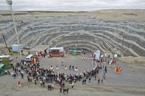 Alrosa’s biggest diamond mine goes underground