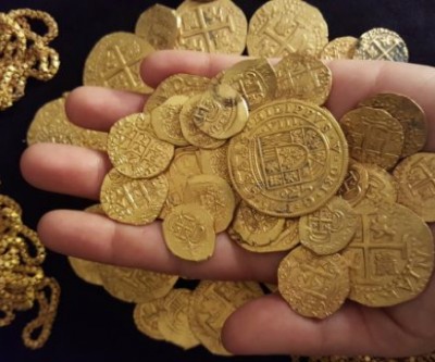 Diver finds $1 million in 300-year-old gold coins off Florida coast