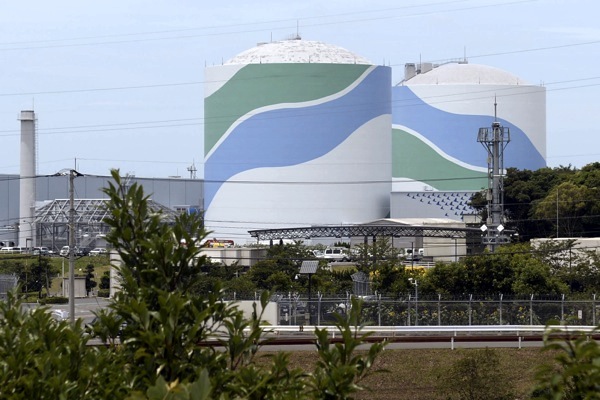Japan resumes producing nuclear power