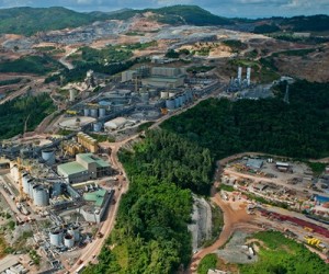 Troubles in Dominican mine forces Barrick to cut 2015 output forecast