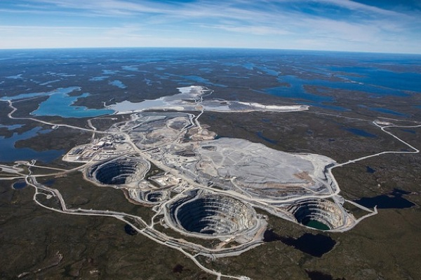 Dominion Diamond chairman steps down, replaced by De Beers veteran - MINING .COM