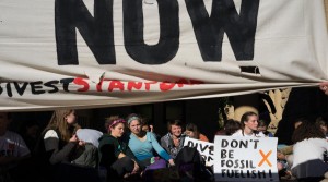 Stanford University decision to keep fossil fuels holdings triggers uproar