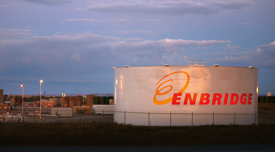 Enbridge back in the black as oil shipments rise