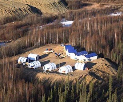 Goldcorp output drops 32%