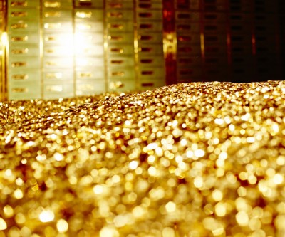 'Free money' for banks as investors pile into fractured gold market