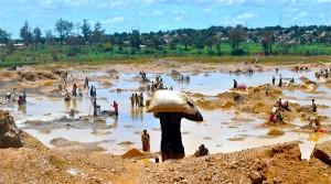 Illegal gold trade in Congo still benefiting armed groups, foreign companies