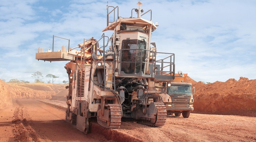 To maximize exploitation of the deposit, Wirtgen Surface Miner cut and load valuable raw materials, such as lime stone, kimberlite, bauxite, iron ore, phosphate or oil shale, in a single operation, producing an even and easily trafficable surface in the process. 