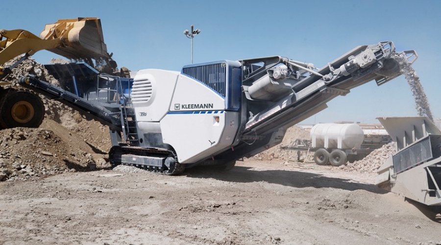 The Kleemann MC 110 Zi EVO is not only one of the most high-performing, but also one of the most efficient plants in the field of the mobile 1100 jaw crushers. 