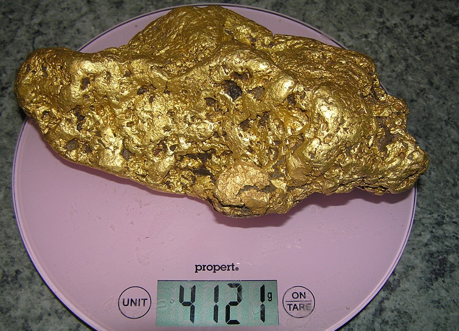 This Australian man just found a massive 145-ounce gold nugget