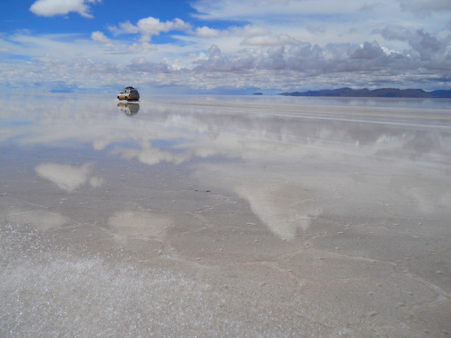 Bolivia sets high hopes on its lithium industry