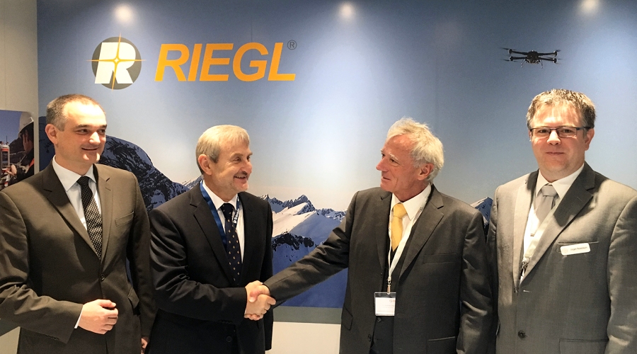 (from left to right) Jacek Krawiec, CEO of RIEGL’s Polish distribution partner Laser-3D, Florian Romanowski, President of OPEGIEKA, Dr. Johannes Riegl, RIEGL CEO, Jürgen Nussbaum, RIEGL Director International Sales