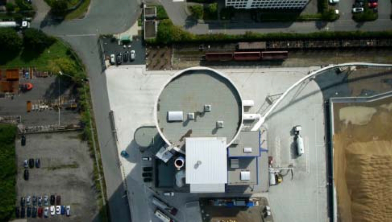 Aerial view: Cement plant with LOESCHE mill type LM 46.2+2 CS, Duisburg, Germany