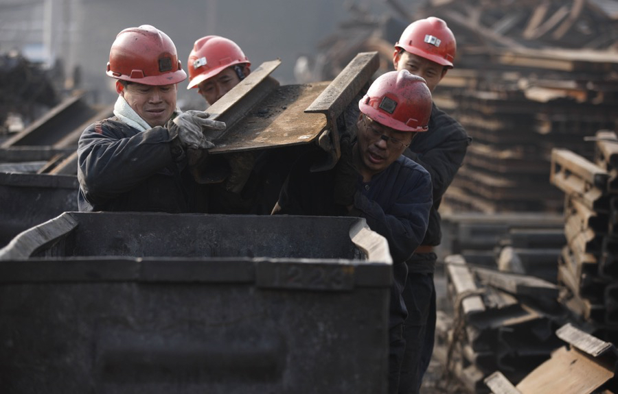 China steps up efforts to cut coal capacity