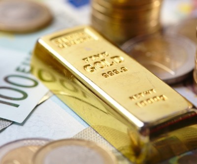 Investors keep flocking to gold, push metal to three-month high