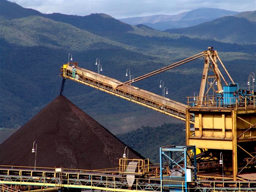 Vale swings back into the black on soaring iron ore prices