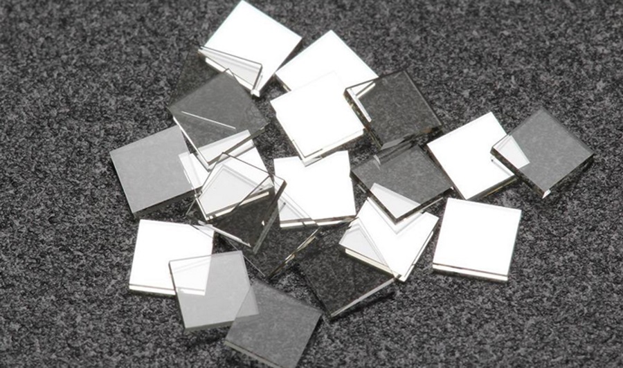 Lab-created diamond plates for high-tech application. Source: New Diamond Technology