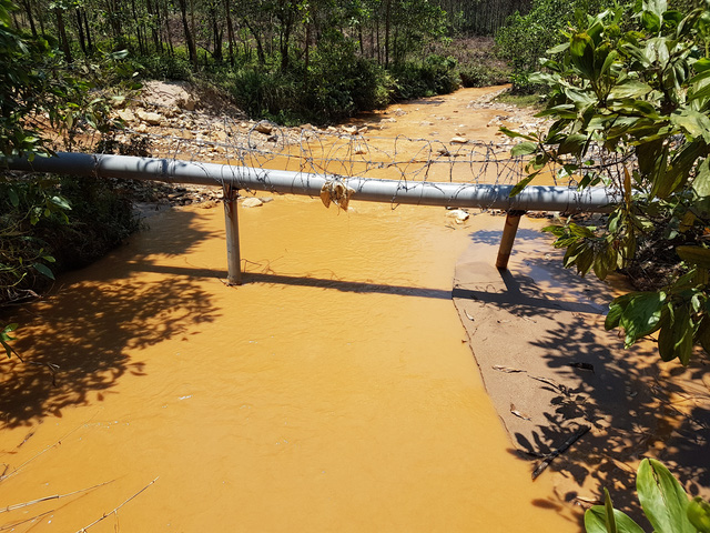 Pollution in Bong Mieu. Photo by http://dantri.com.vn/