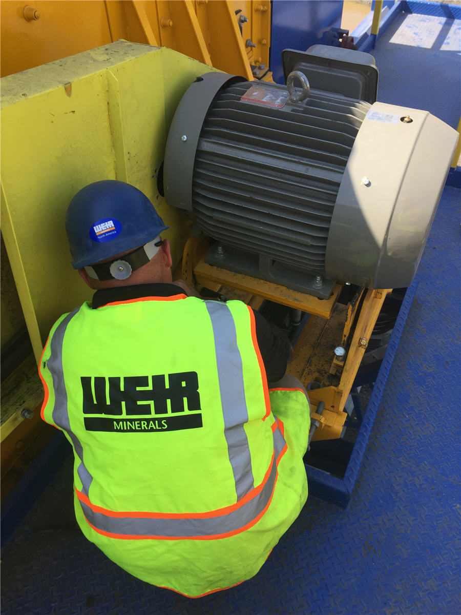 Weir crusher maintenance