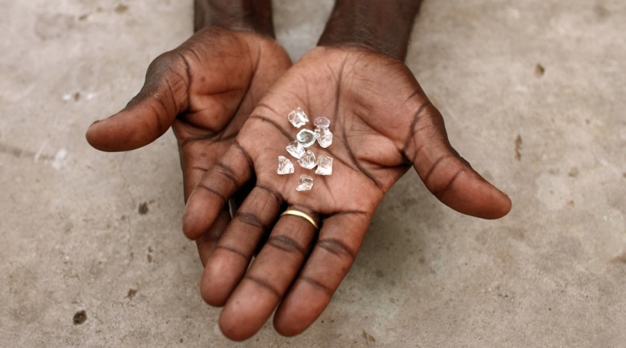 Zimbabwe diamonds backing country’s secret police — report