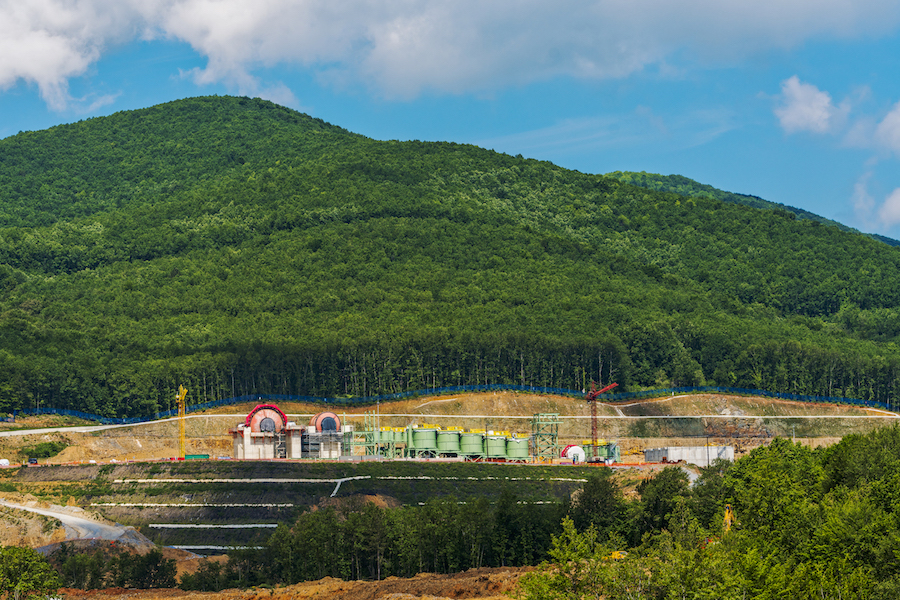 Pending permits for Skouries, covering the construction of a smelter on site, have been delayed because of differences between Eldorado and the ministry’s technical experts regarding testing methods applied to comply with environmental regulations.