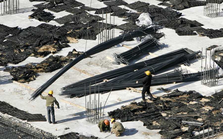 Dalian iron ore price tumbles on slow manufacturing in China