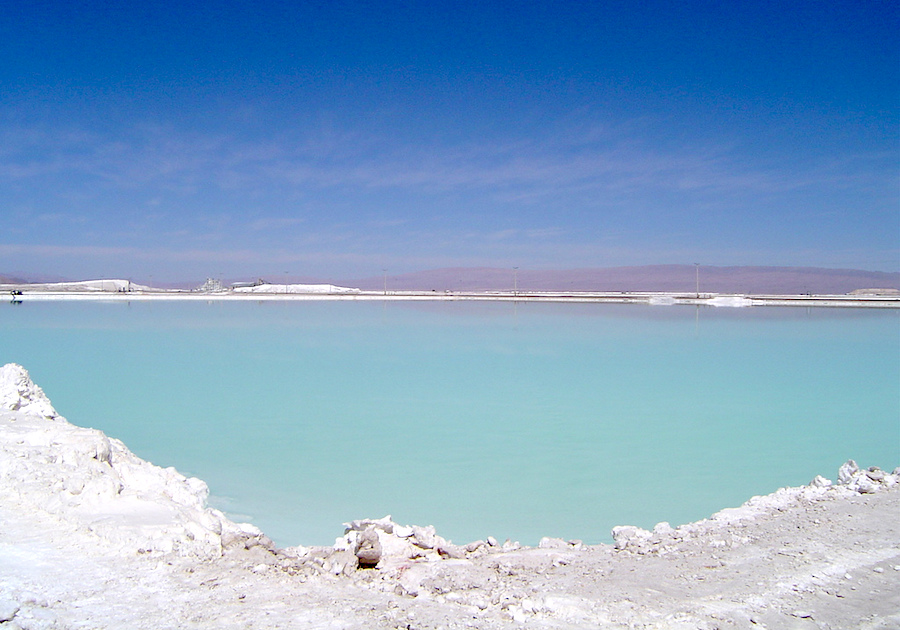 Chile judge calls for water study on 'fragile' lithium-rich Atacama salt flat