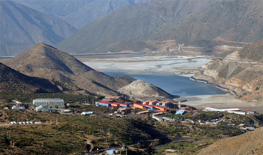 Workers at Antofagasta's Los Pelambres copper mine in Chile accept contract offer