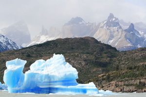 Chilean mine group warns pending glacier bill could shut down deposits