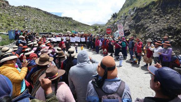 Peru government says deal struck to head off road blockade at Las Bambas mine