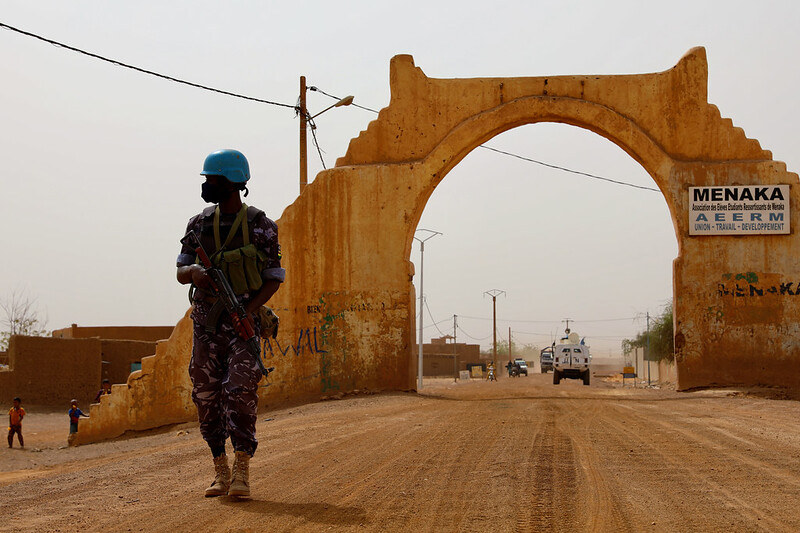 Mali shuts borders, recalls ambassadors after regional sanctions