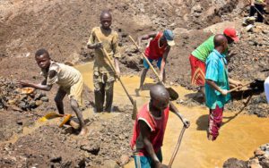 Apple, Tesla, Intel likely using conflict minerals due to faulty scheme