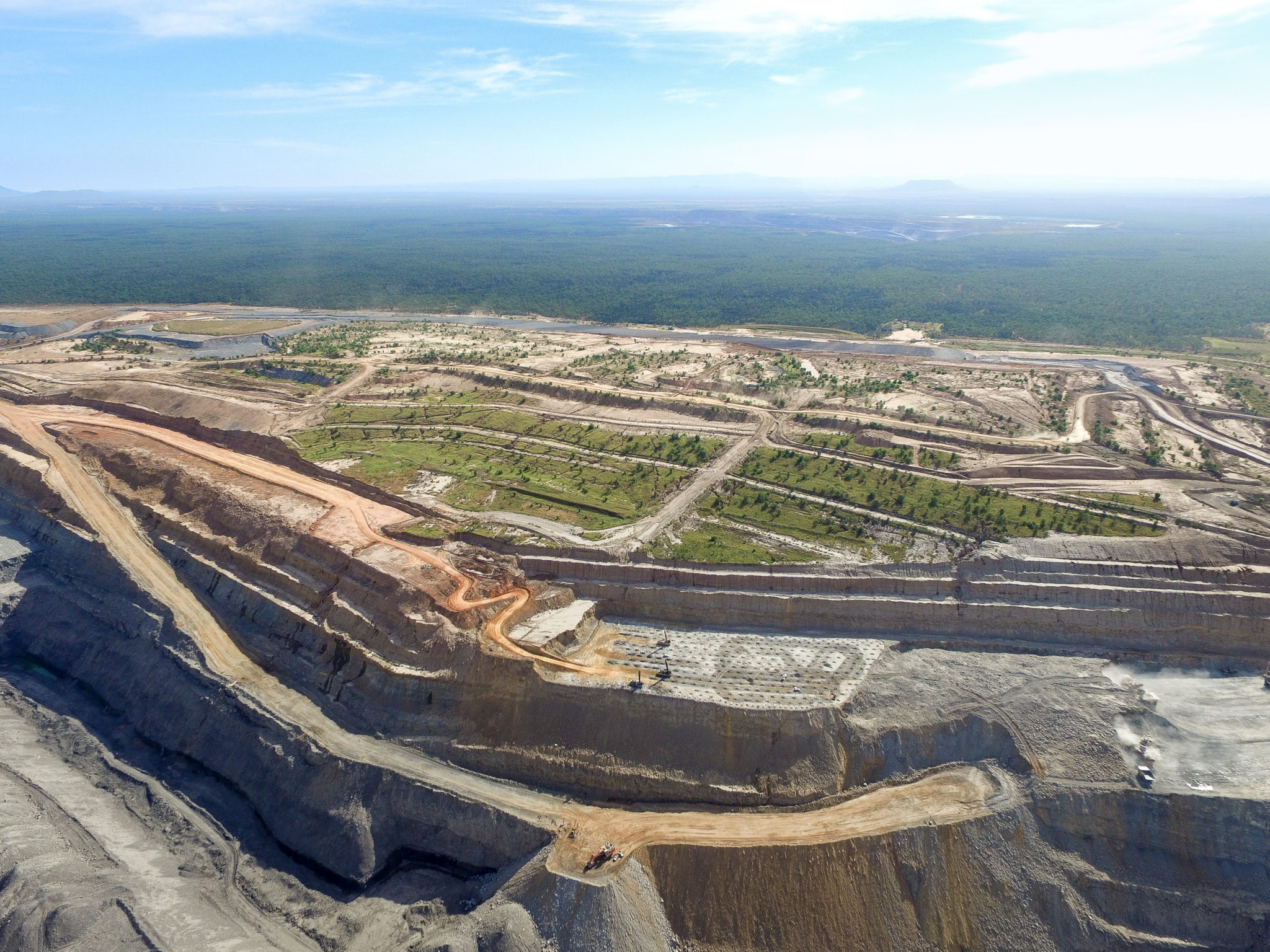 bhp-s-plan-to-keep-coal-mine-open-for-93-years-delusional-mining-com