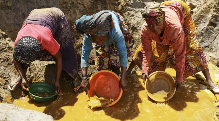 Artisanal gold miners in DRC