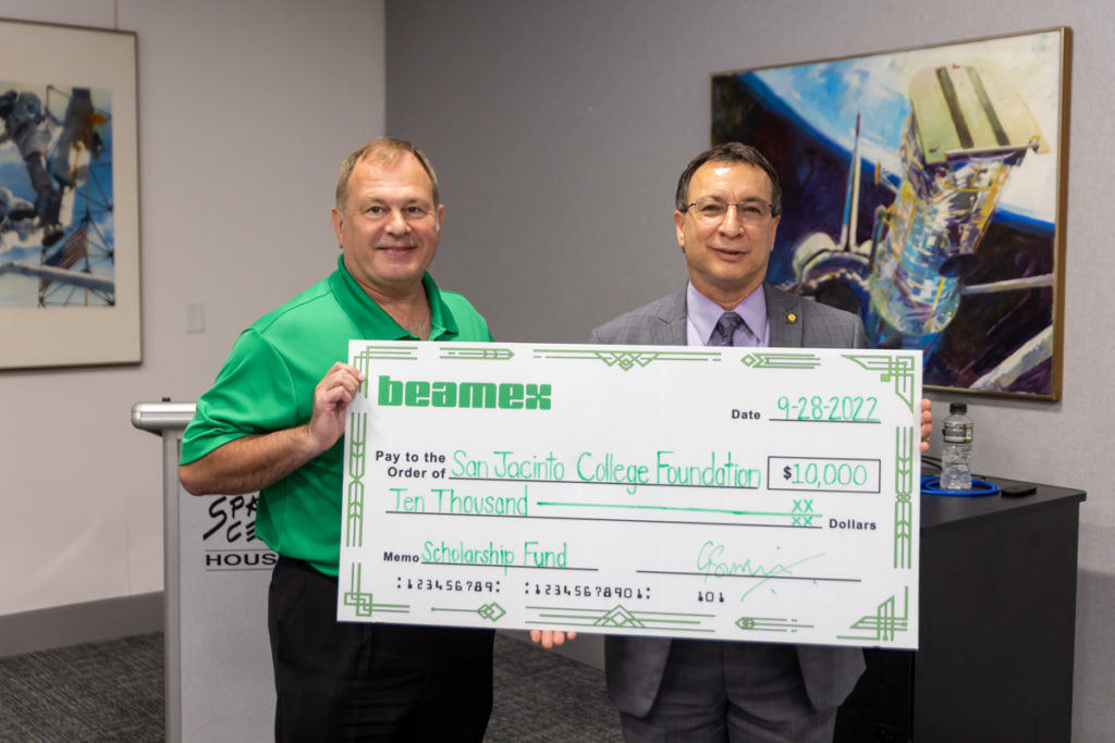 Beamex donates $10,000 to a scholarship fund for industrial automation professionals