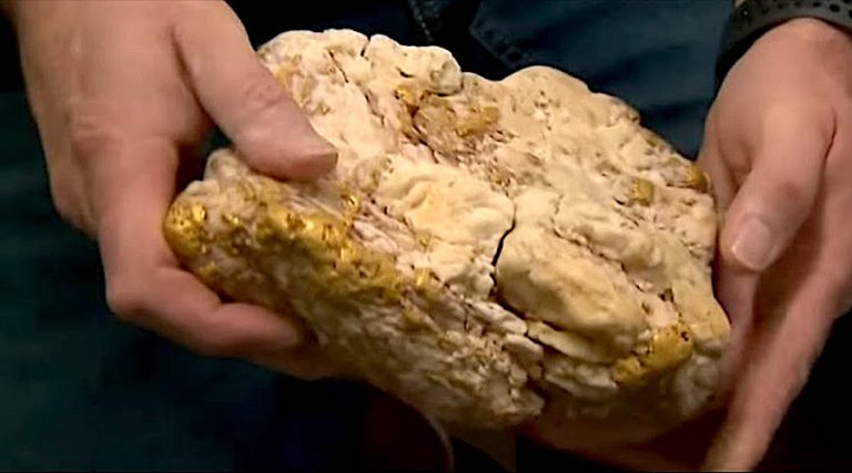 Australian man finds giant gold nugget worth $160K