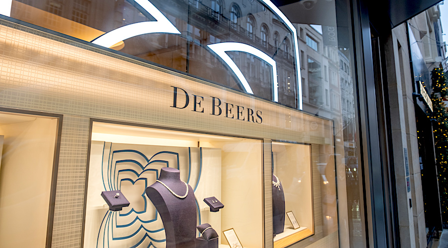 De Beers sitting on largest diamond inventory since 2008, FT reports